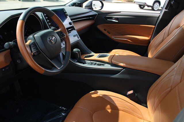 2019 Toyota Avalon Hybrid Limited