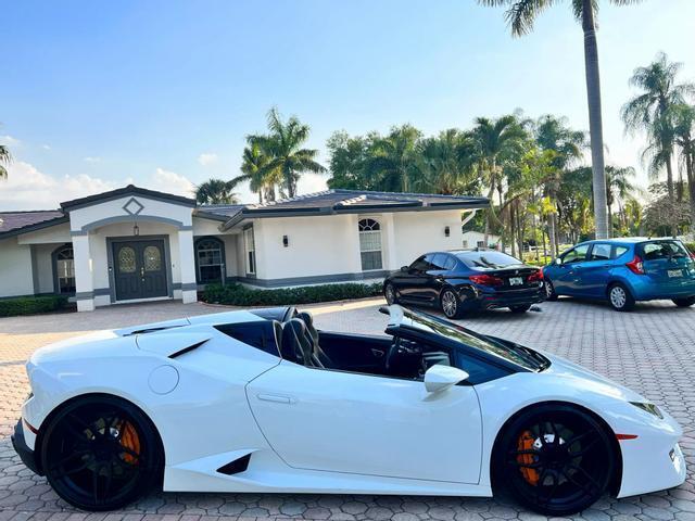 2018 Lamborghini Huracan LP580-2 Spyder Convertible 2D