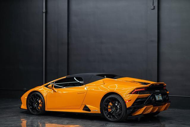 2022 Lamborghini Huracan EVO RWD Spyder Convertible 2D