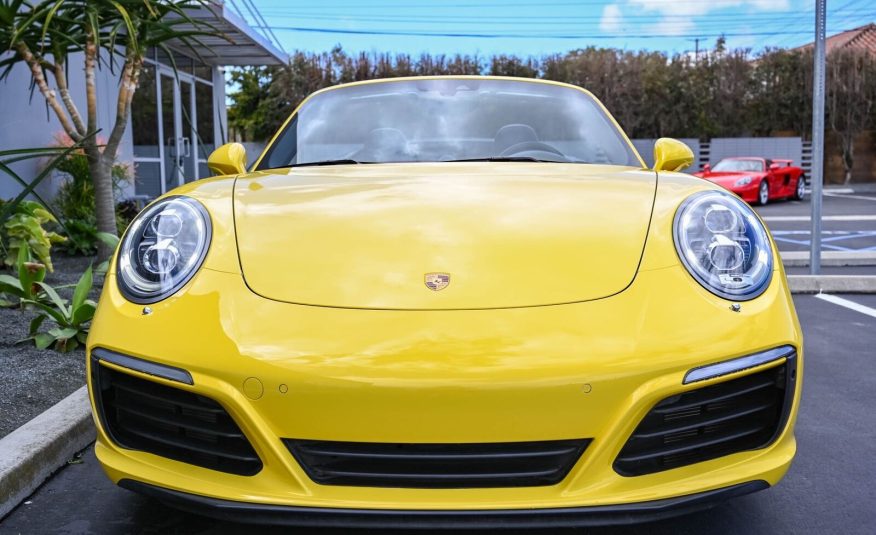 2017 YEL Porsche 911 Carrera 4S