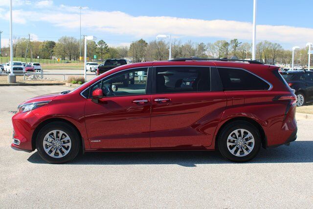 2021 Toyota Sienna XLE