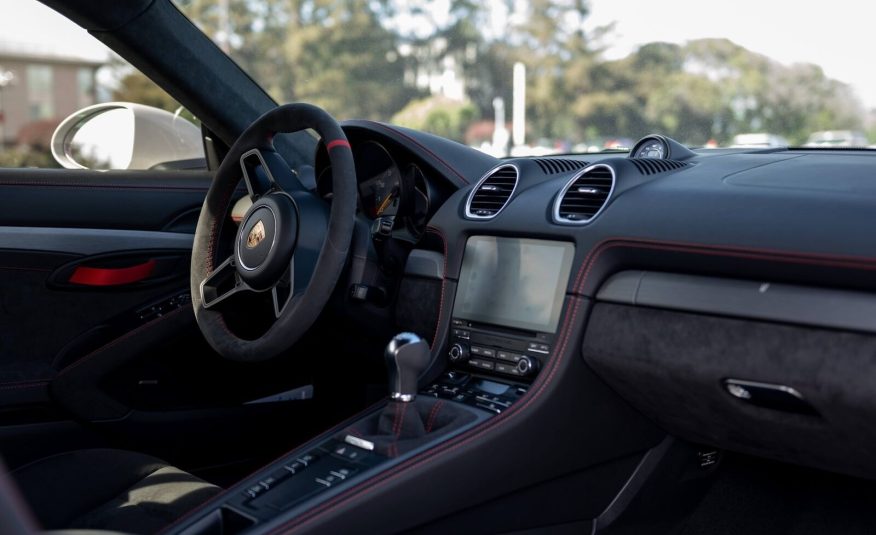 2021 Porsche 718 GT4