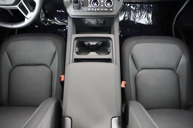 2023 Land Rover Defender X-Dynamic SE