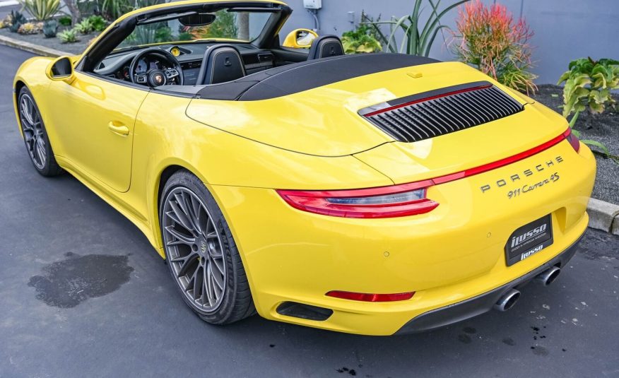 2017 YEL Porsche 911 Carrera 4S