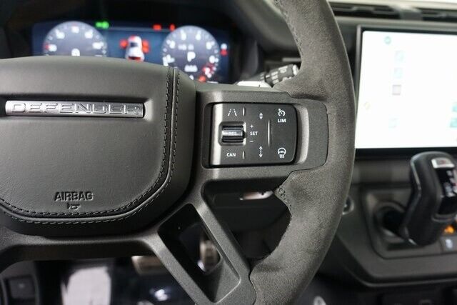 2023 Land Rover Defender V8