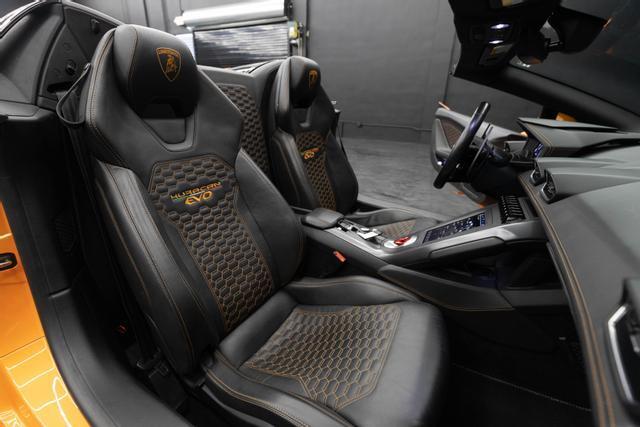 2022 Lamborghini Huracan EVO RWD Spyder Convertible 2D