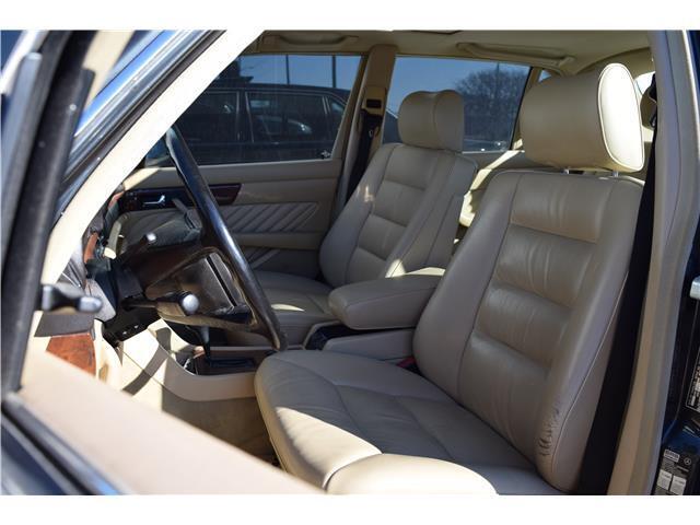 1989 Mercedes-Benz 500-Series 560SEL
