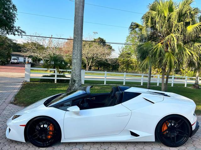 2018 Lamborghini Huracan LP580-2 Spyder Convertible 2D