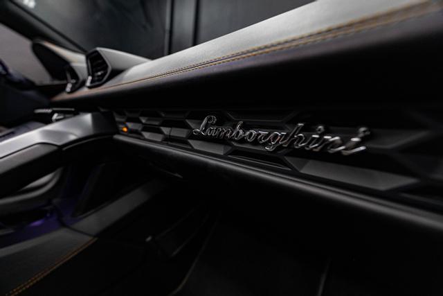 2022 Lamborghini Huracan EVO RWD Spyder Convertible 2D
