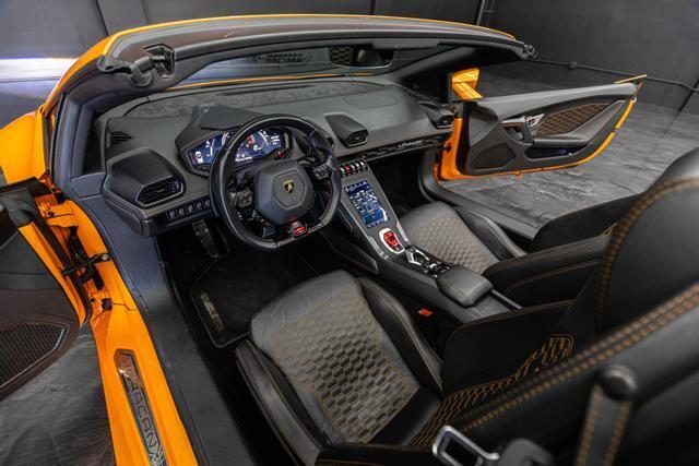 2022 Lamborghini Huracan EVO RWD Spyder Convertible 2D