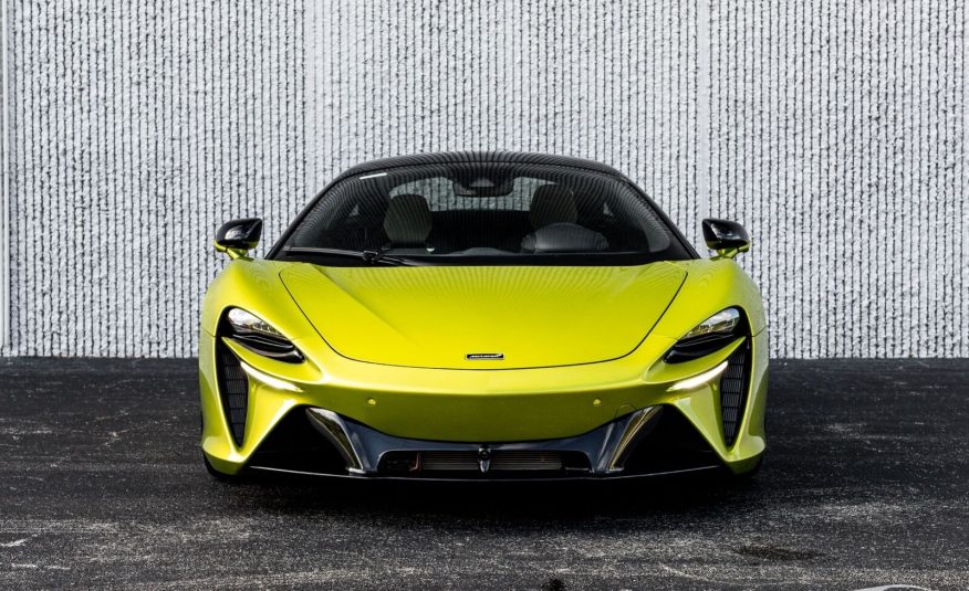 2023 McLaren Artura