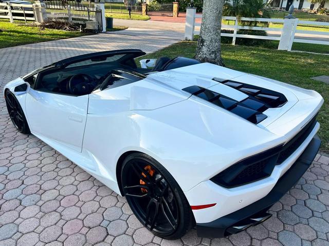 2018 Lamborghini Huracan LP580-2 Spyder Convertible 2D