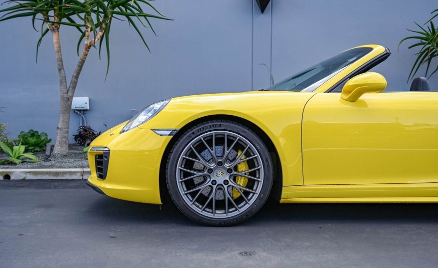 2017 YEL Porsche 911 Carrera 4S