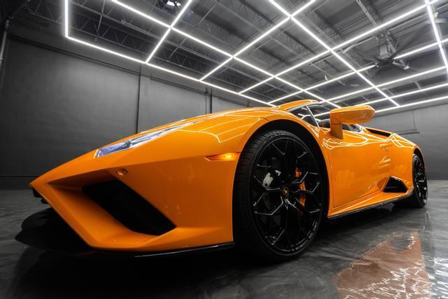 2022 Lamborghini Huracan EVO RWD Spyder Convertible 2D