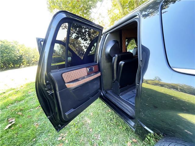 2011 Lincoln Navigator LUXURY LIMOUSINE