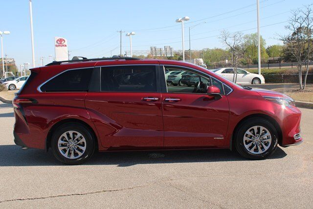 2021 Toyota Sienna XLE