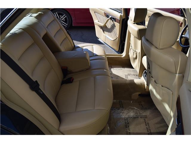 1989 Mercedes-Benz 500-Series 560SEL