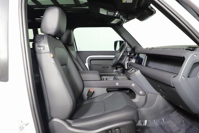 2023 Land Rover Defender X-Dynamic SE