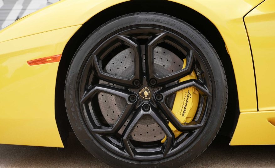 2012 Lamborghini Aventador LP 700-4