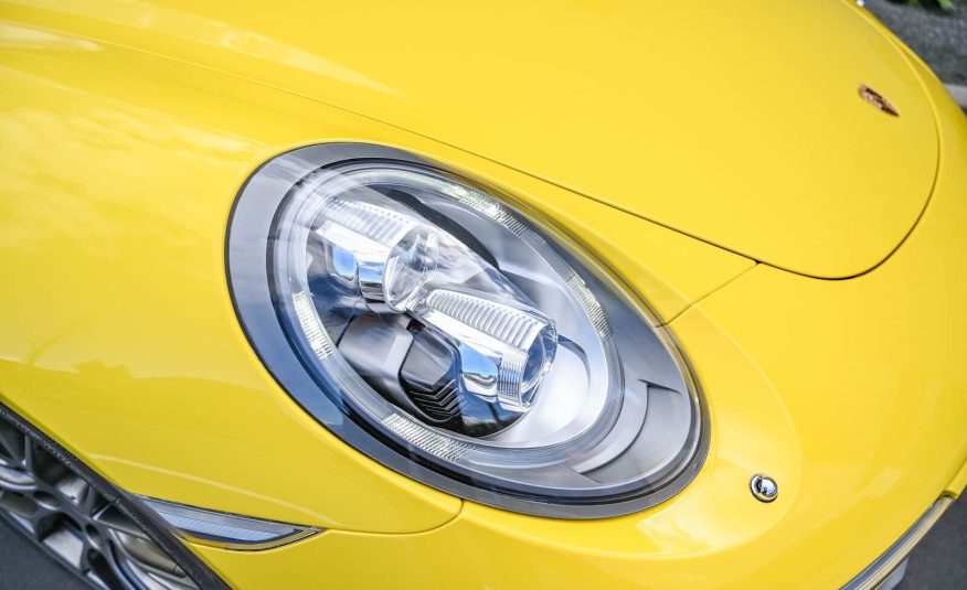 2017 YEL Porsche 911 Carrera 4S