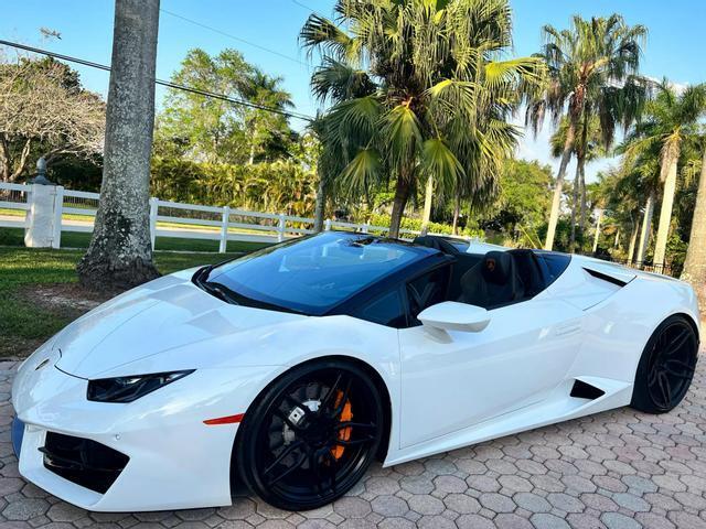 2018 Lamborghini Huracan LP580-2 Spyder Convertible 2D