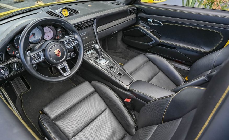 2017 YEL Porsche 911 Carrera 4S