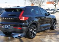 2022 Volvo XC40 R-Design