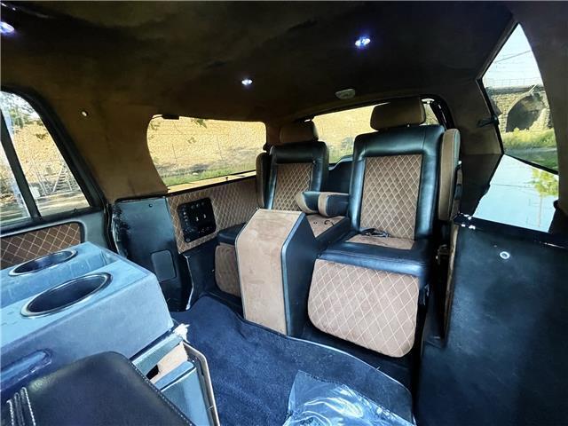 2011 Lincoln Navigator LUXURY LIMOUSINE