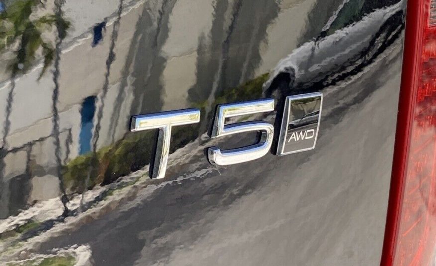 2022 Volvo XC90 T5 Momentum