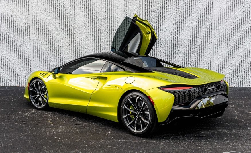 2023 McLaren Artura