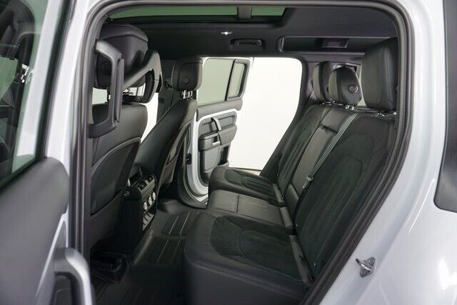 2023 Land Rover Defender V8