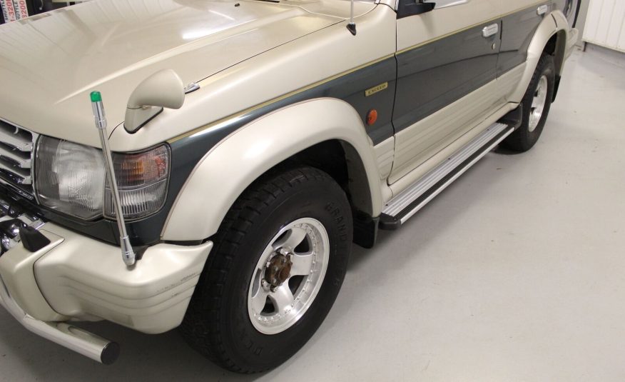 1993 Mitsubishi Pajero Exceed