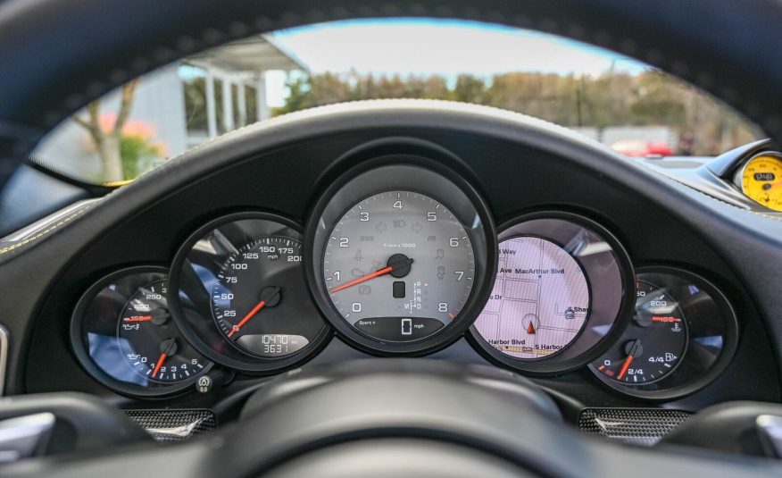 2017 YEL Porsche 911 Carrera 4S