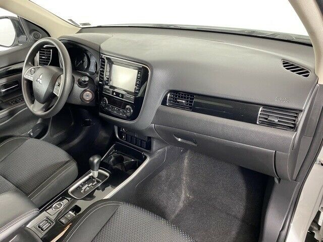 2019 Mitsubishi Outlander ES 52796 Miles Pearl White 4D Sport Utility I4 CVT