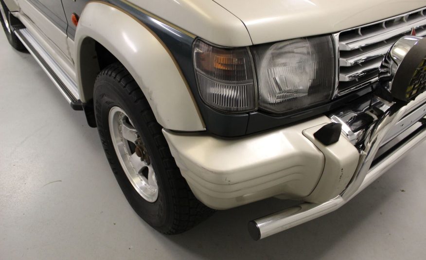 1993 Mitsubishi Pajero Exceed