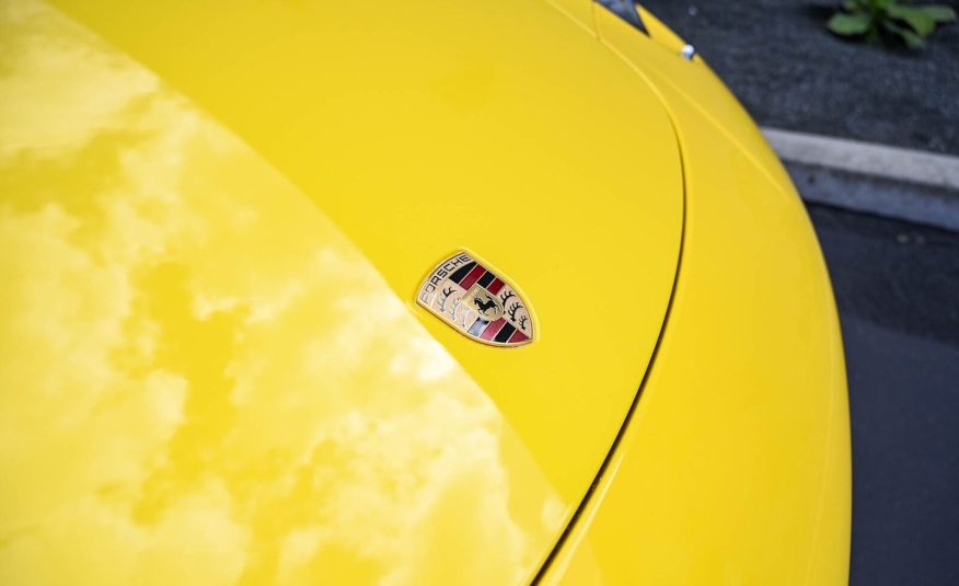 2017 YEL Porsche 911 Carrera 4S