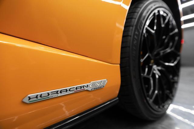 2022 Lamborghini Huracan EVO RWD Spyder Convertible 2D