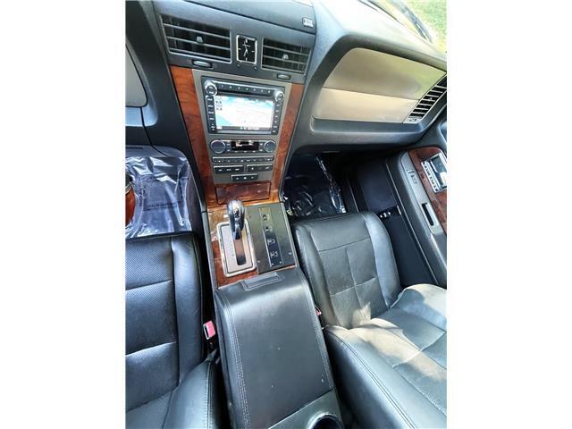 2011 Lincoln Navigator LUXURY LIMOUSINE