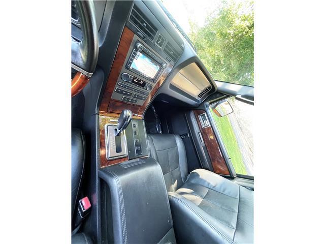 2011 Lincoln Navigator LUXURY LIMOUSINE