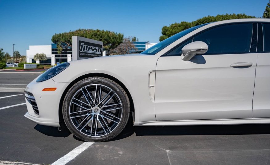 2018 Porsche Panamera Turbo S E-Hybrid