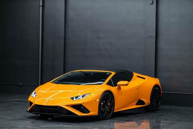 2022 Lamborghini Huracan EVO RWD Spyder Convertible 2D