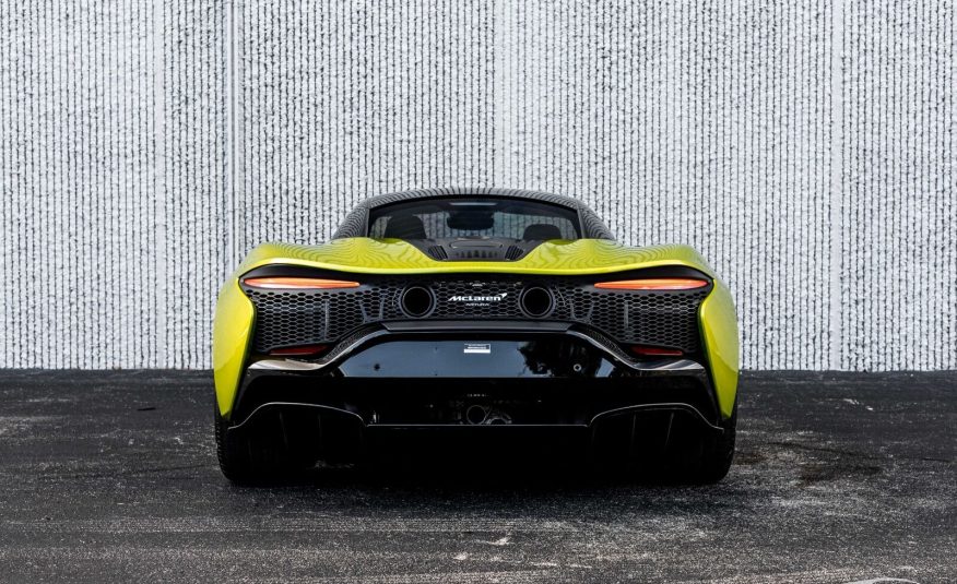 2023 McLaren Artura