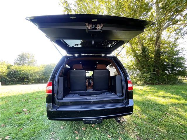 2011 Lincoln Navigator LUXURY LIMOUSINE