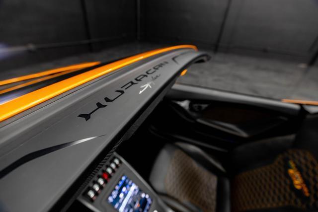 2022 Lamborghini Huracan EVO RWD Spyder Convertible 2D
