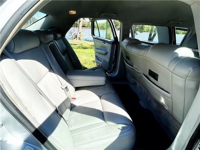 2010 Cadillac DTS Limousine