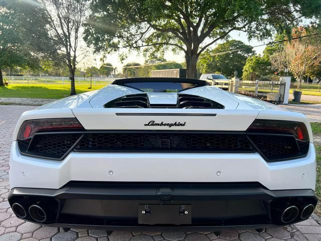 2018 Lamborghini Huracan LP580-2 Spyder Convertible 2D