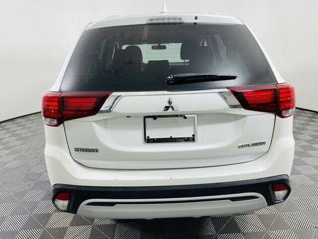 2019 Mitsubishi Outlander ES 52796 Miles Pearl White 4D Sport Utility I4 CVT