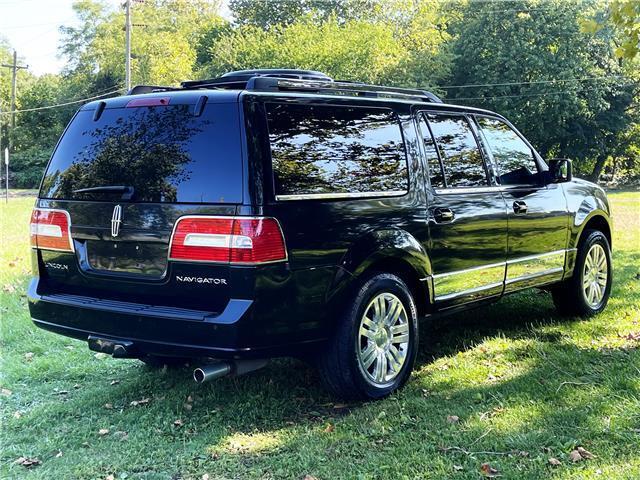 2011 Lincoln Navigator LUXURY LIMOUSINE