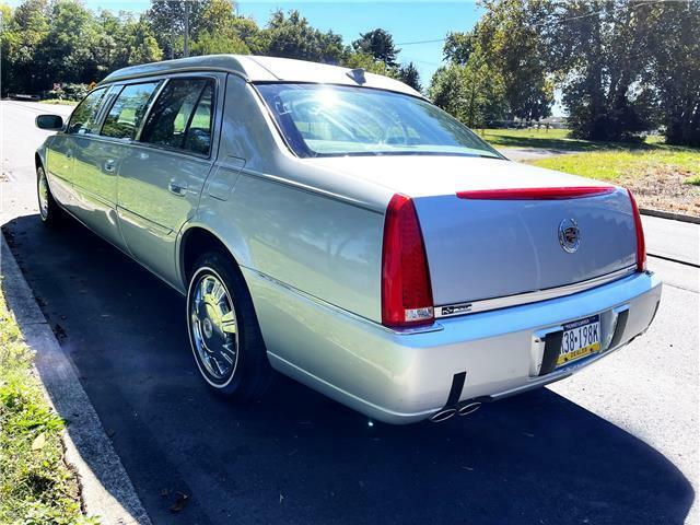 2010 Cadillac DTS Limousine