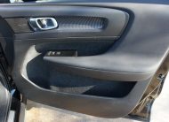 2022 Volvo XC40 R-Design